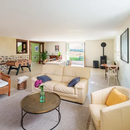 Holiday home Grange Moderne Pres De Rennes Avec Jolie Vue !
