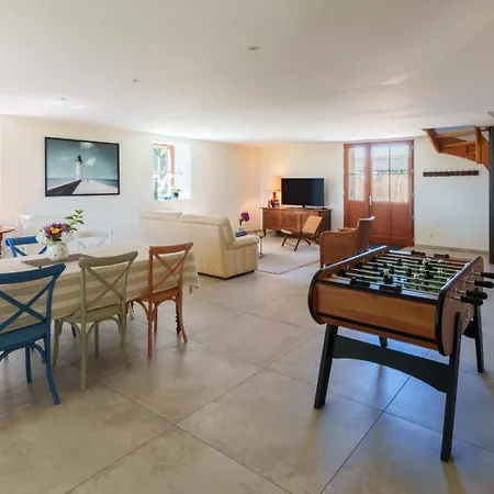 Holiday home Grange Moderne Pres De Rennes Avec Jolie Vue ! Geveze
