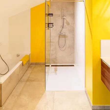 Grange Moderne Pres De Rennes Avec Jolie Vue ! Geveze